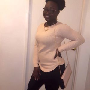 Meet your Posher, Akelia